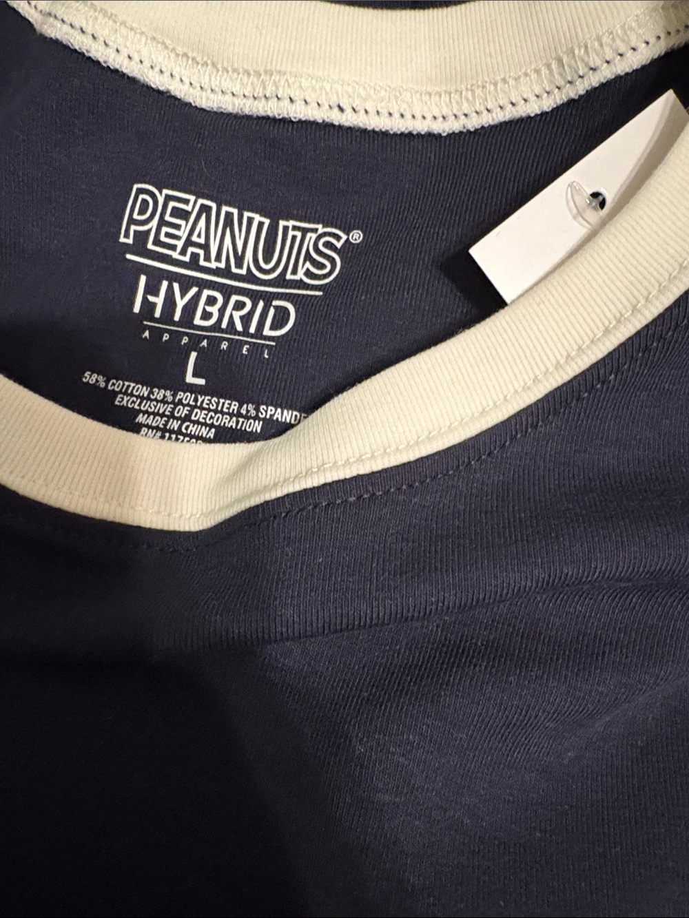 NWT Peanuts Graphic T-shirt - Picture 12 of 13